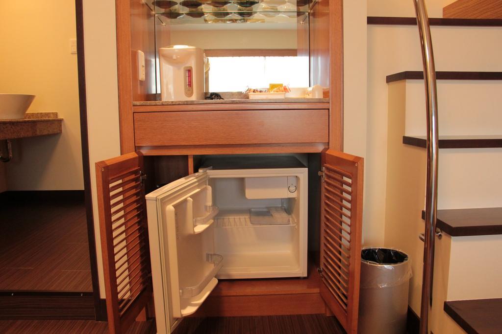 Okinawa Kariyushi Beach Resort Ocean Spa Onna Exterior photo